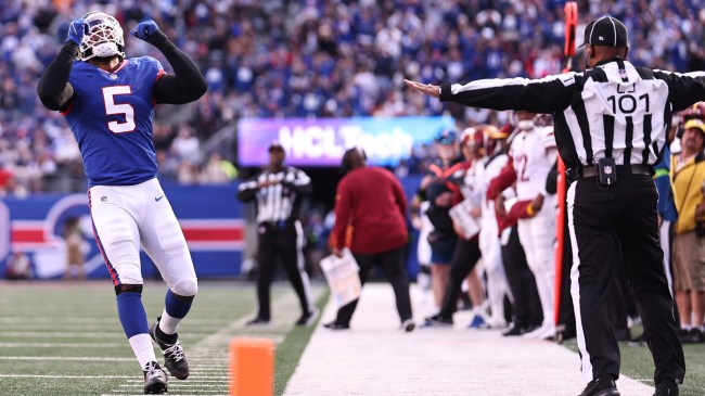 Kayvon Thibodeaux reacts to a play during the second half of the Giants-Commanders game.