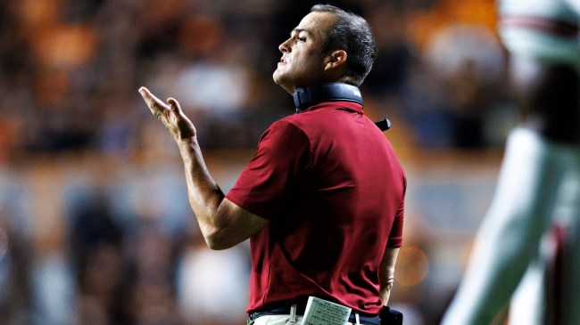 Shane Beamer reacts on the sidelines during a game between South Carolina and Tennessee.