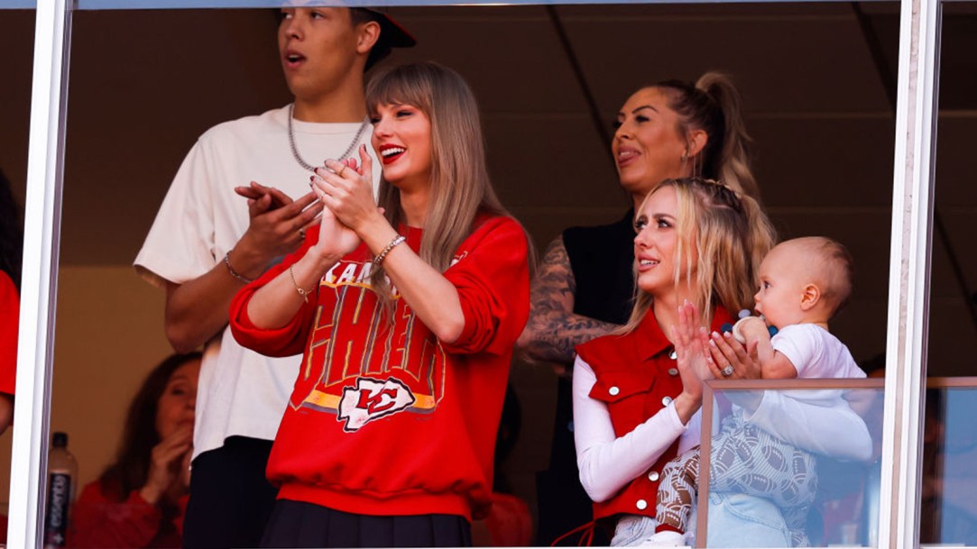 Taylor Swift Brittany Mahomes Travis Kelce Chiefs Reaction