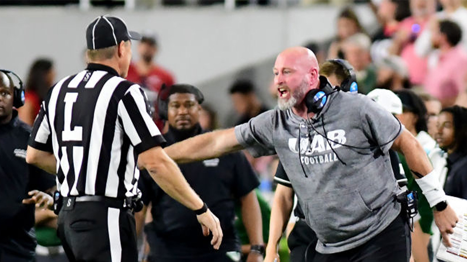 Why is Trent Dilfer yelling at me?': Monday Night Football announcer irks  viewers – Twin Cities