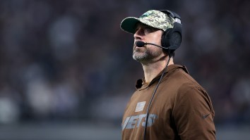 Cameras Appear To Catch Aaron Rodgers Second Guessing Jets Play Calling On Sidelines