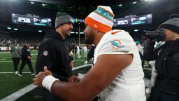 Aaron Rodgers Goes To Bat To Defend A QB That Doesn’t Play For The Jets