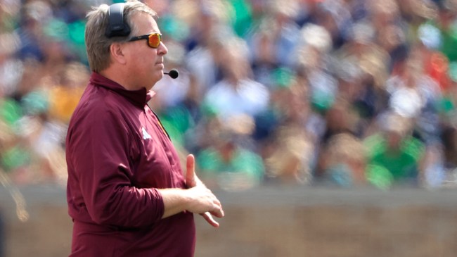 Jim McElwain coaches his Central Michigan football team from the sidelines.