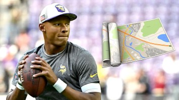 Josh Dobbs Can’t Find Locker Room In First Vikings Start, Uses Cheat Sheet To Learn Teammates’ Names