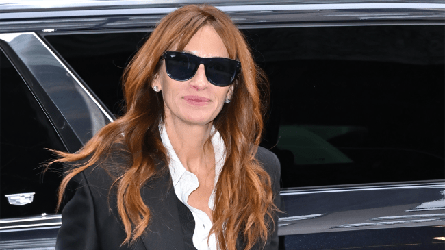 Julia Roberts arrives to Watch What Happens Live