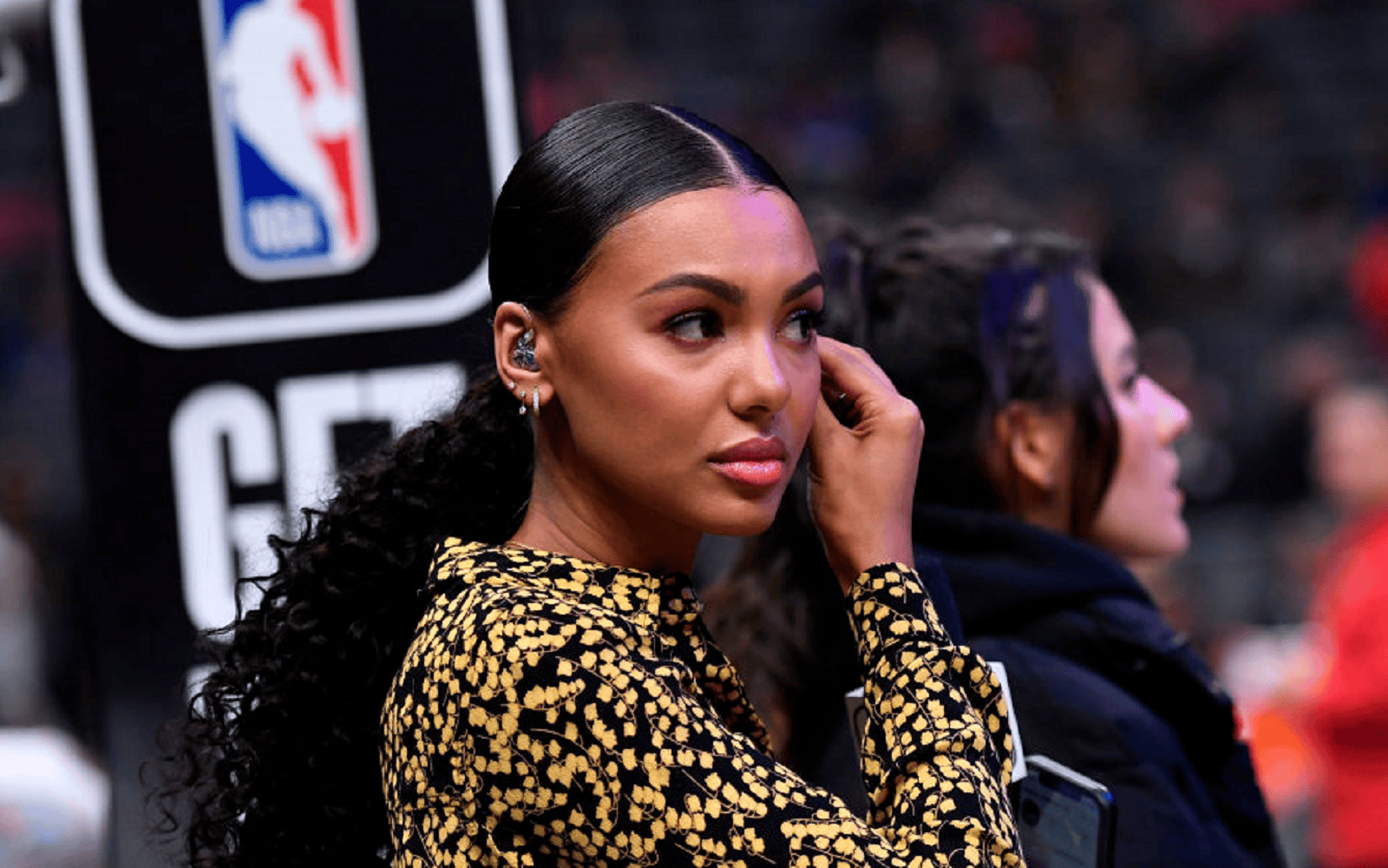 Nba Warmer R Things Get Awkward When ESPN's Malika Andrews Gets Booed By Vegas Crowd ...