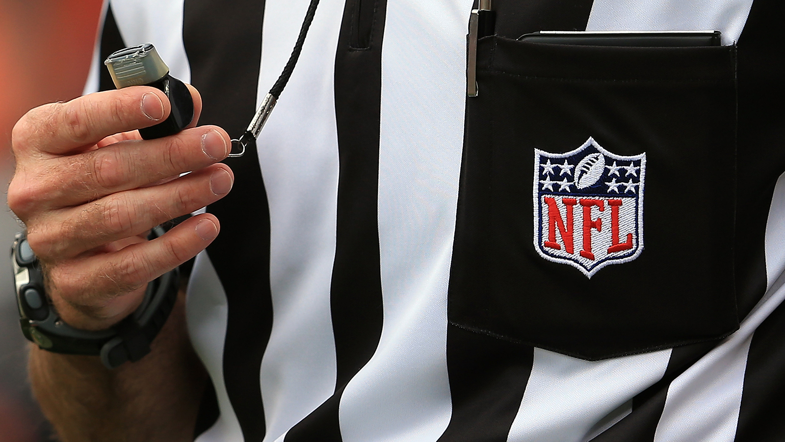 NFL Rules Exec Says Gambler Approach Refs To Sway Games