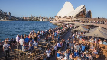 Two Aussie Blokes Set World Record For Visiting Most Pubs In 24 Hours Despite Throwing Up 2 Hours In