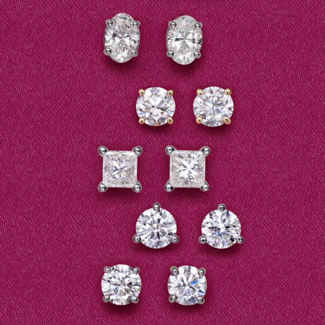 Blue Nile diamond stud earrings for Valentine's Day gifts