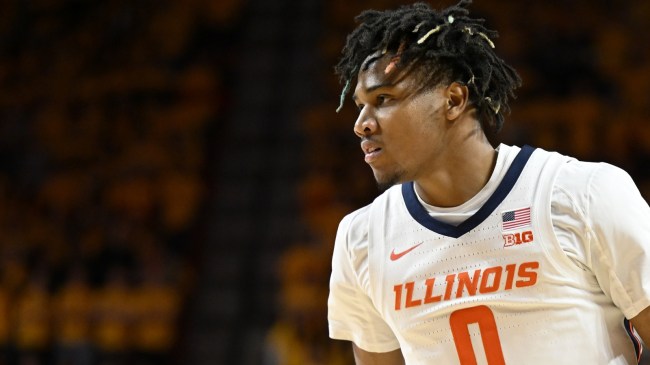Terrence Shannon, Jr dribbles the ball for the Illinois basketball team.