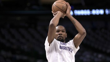 Kevin Durant Confronts Trash Talking Mavs Fans But Does Not Have Them Removed From Game