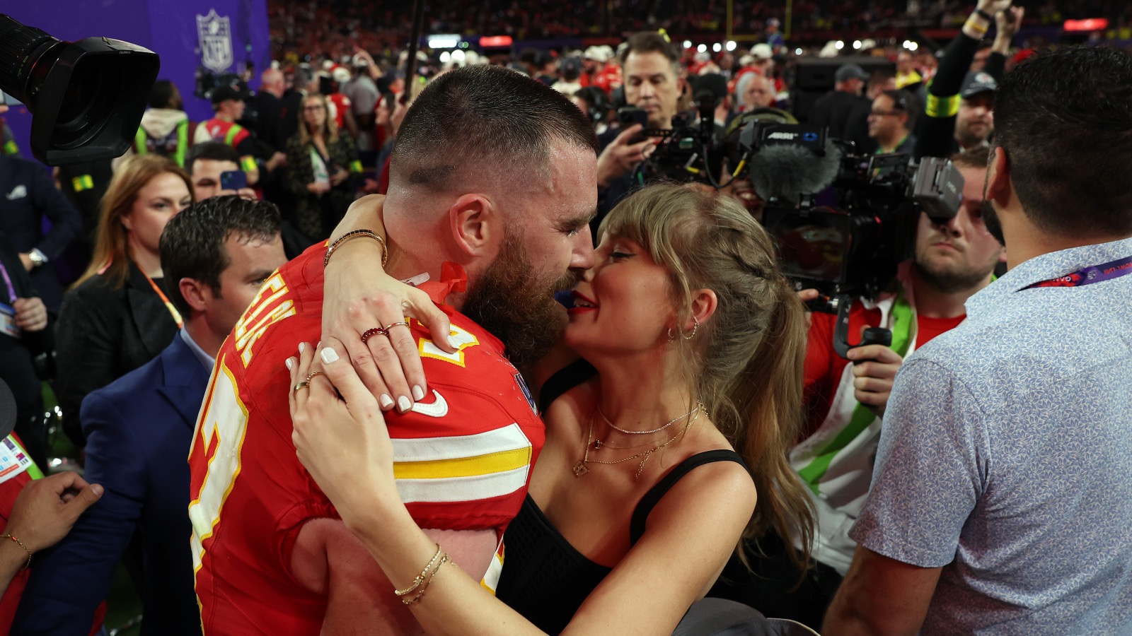 Taylor Swift and Travis Kelce Signed Chiefs Jersey Up For Auction