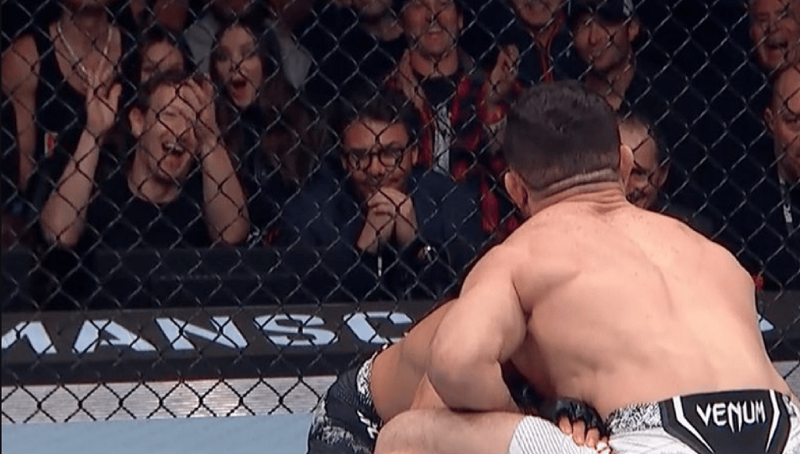 UFC Fighter Talks To Mark Zuckerberg While Choking Out Opponent Mid ...