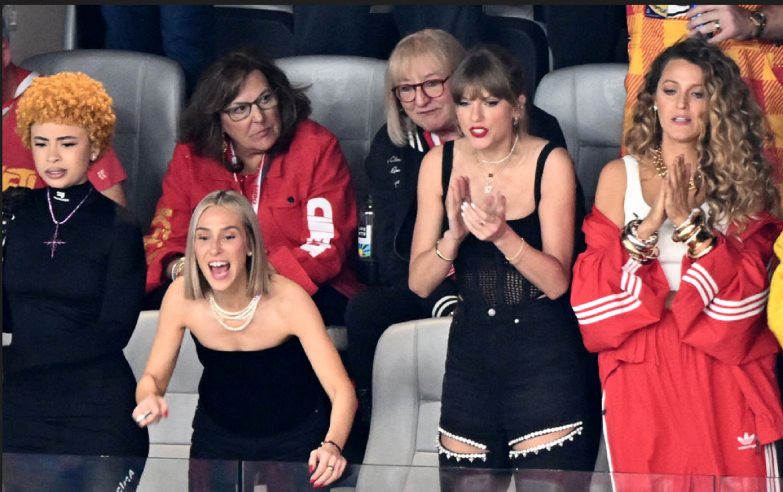 Taylor Swift Shows Up To Chiefs Super Bowl Party With Celeb Friends ...