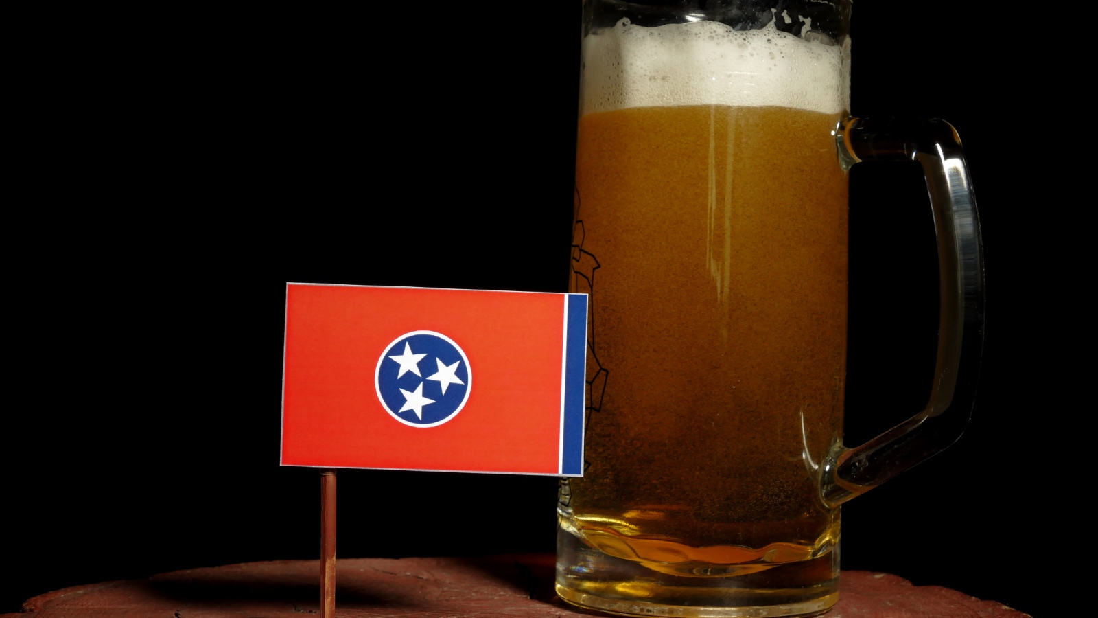 Tennessee state flag next to beer mug
