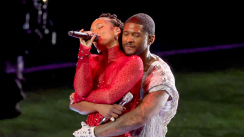 Usher Gets Handsy With Alicia Keys During Super Bowl Halftime Show, Her Husband Reacts