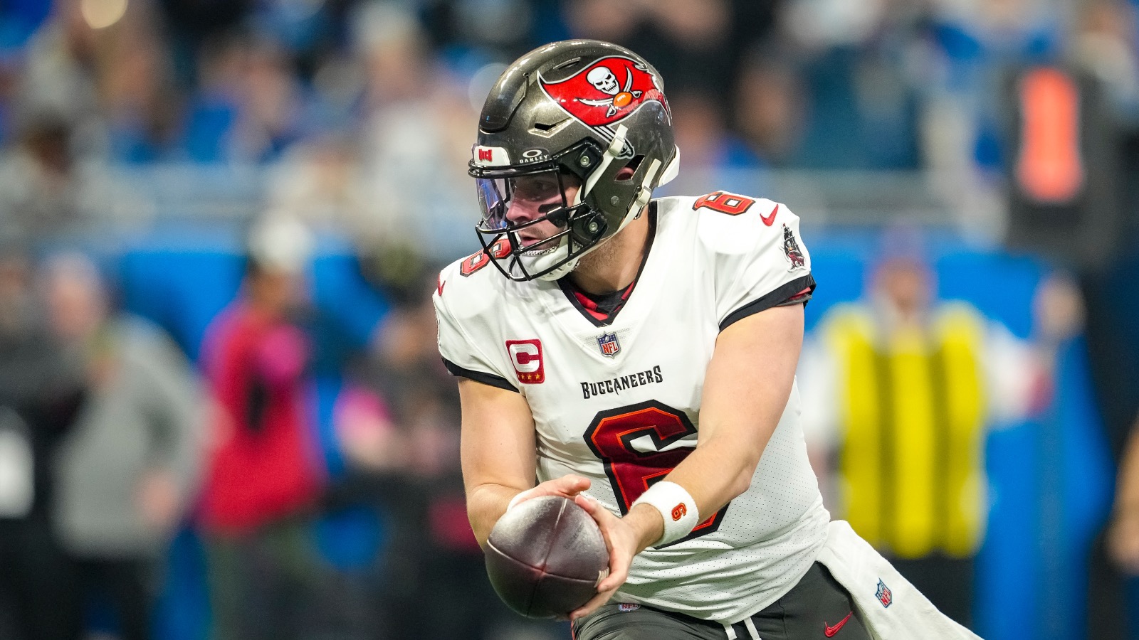 Baker Mayfield Shows Sweet Swing While Taking BP With Yanks