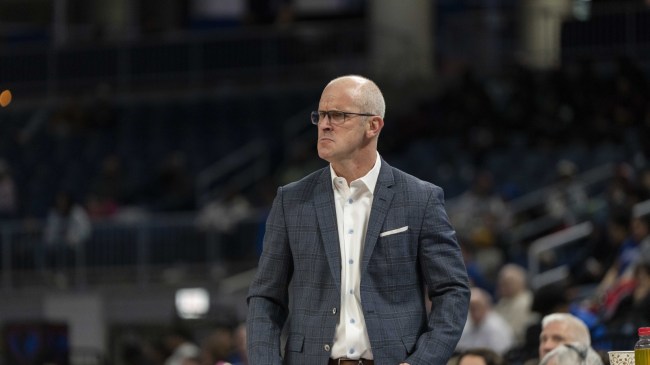 Dan Hurley reacts on the sidelines during a UCONN basketball game.