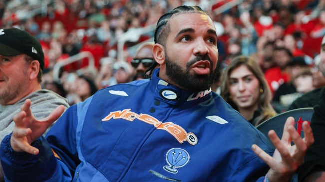 Drake attends a Houston Rockets game.