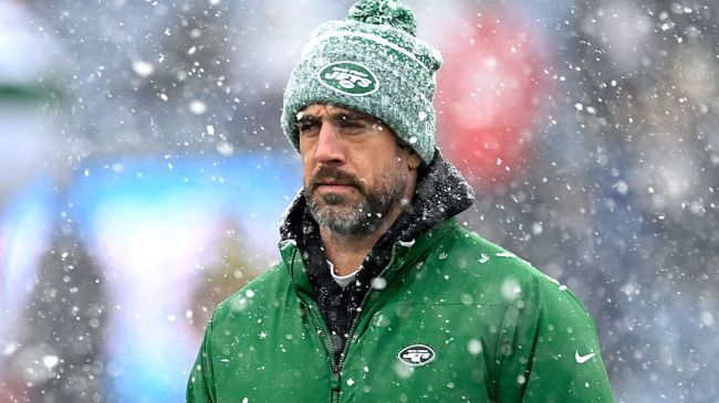aaron rodgers in the snow with the jets