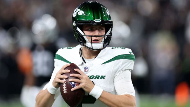 zach wilson warming up with the jets