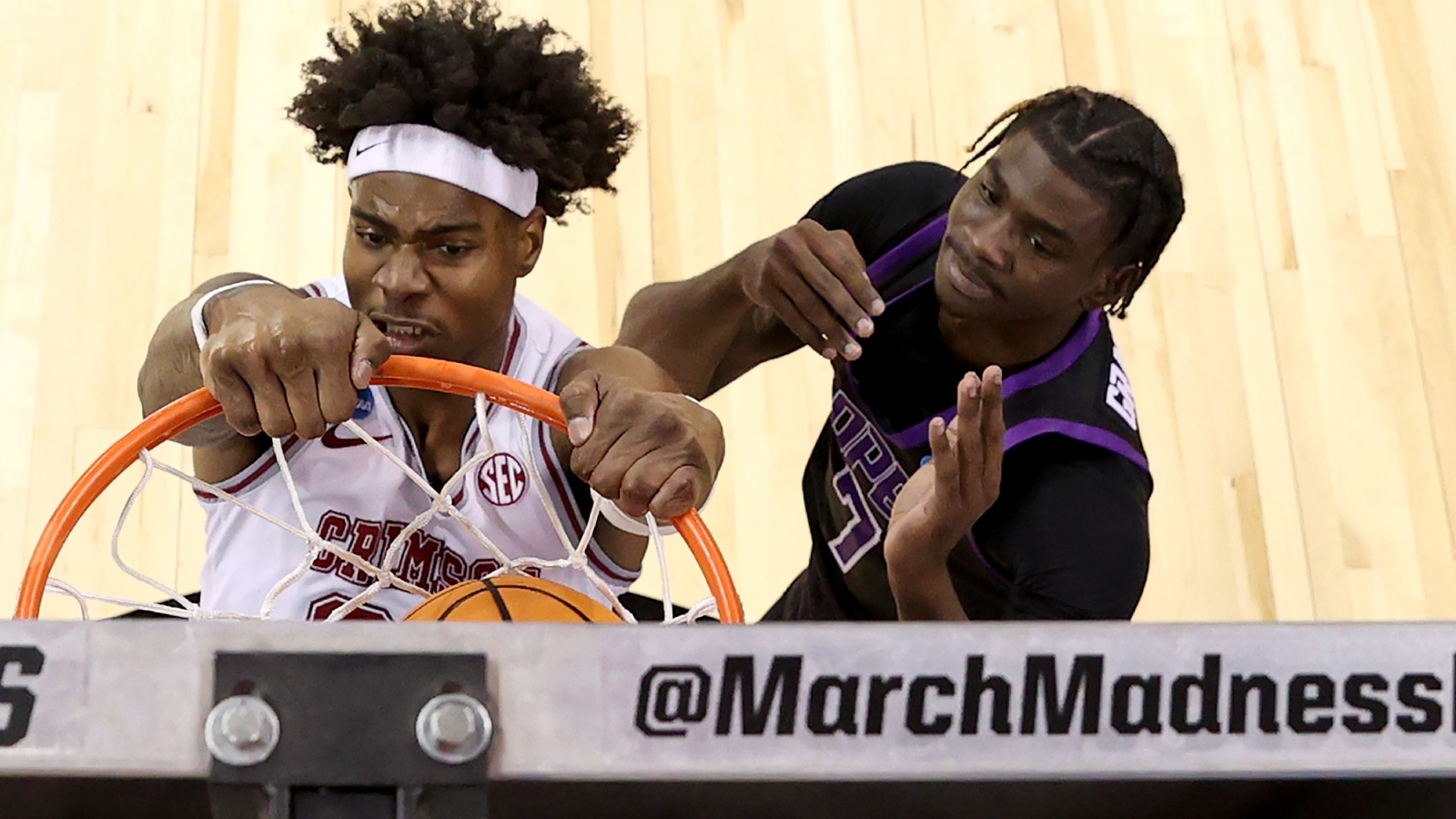 Alabama Takes Over GCU Gym After Ending Their Season