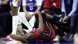 Miami Heat Fear The Worst As Jimmy Butler Hurts Knee
