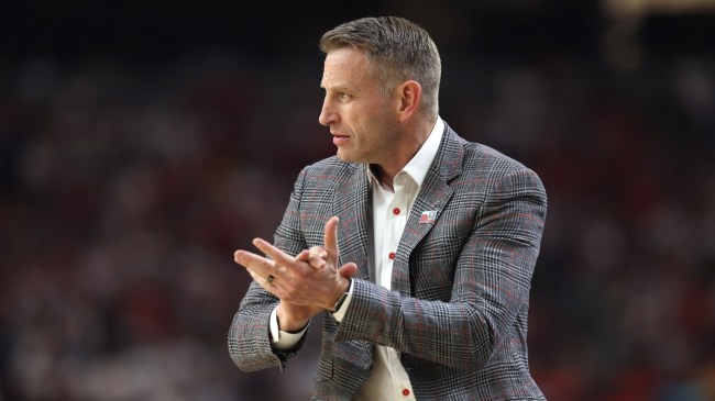 Alabama coach Nate Oats on the sidelines during an NCAA Tournament game.