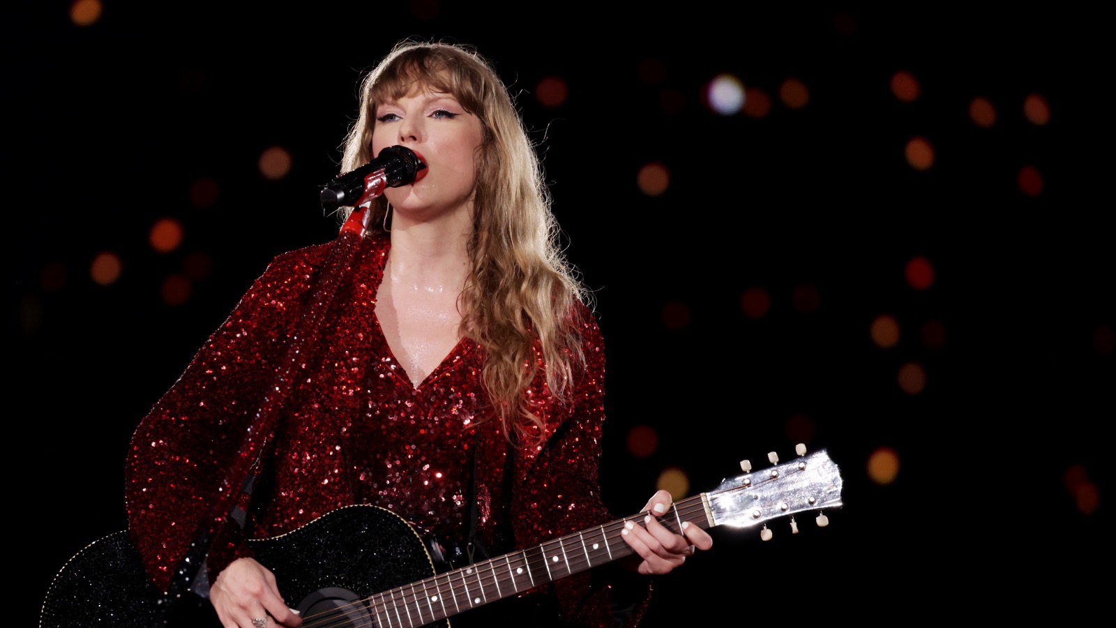 Taylor Swift Stuns With Surprise Double Album Release - Vimarsana News