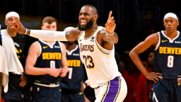 Heated LeBron James Loses His Mind And Yells At Lakers Coach Darvin Ham While Arguing Call With Refs