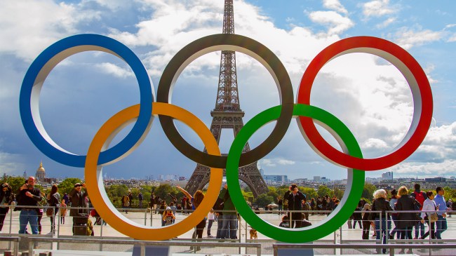 Olympics Rings in front of the Eiffel Tower