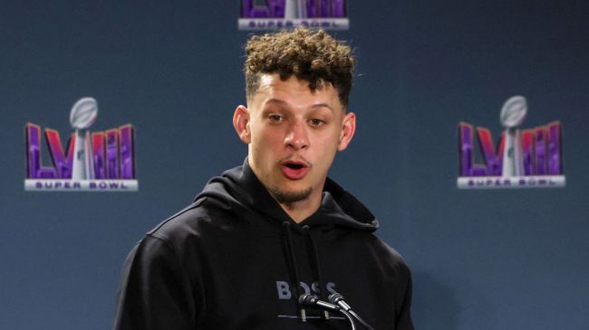 patrick mahomes speaking to reportes before the super bowl