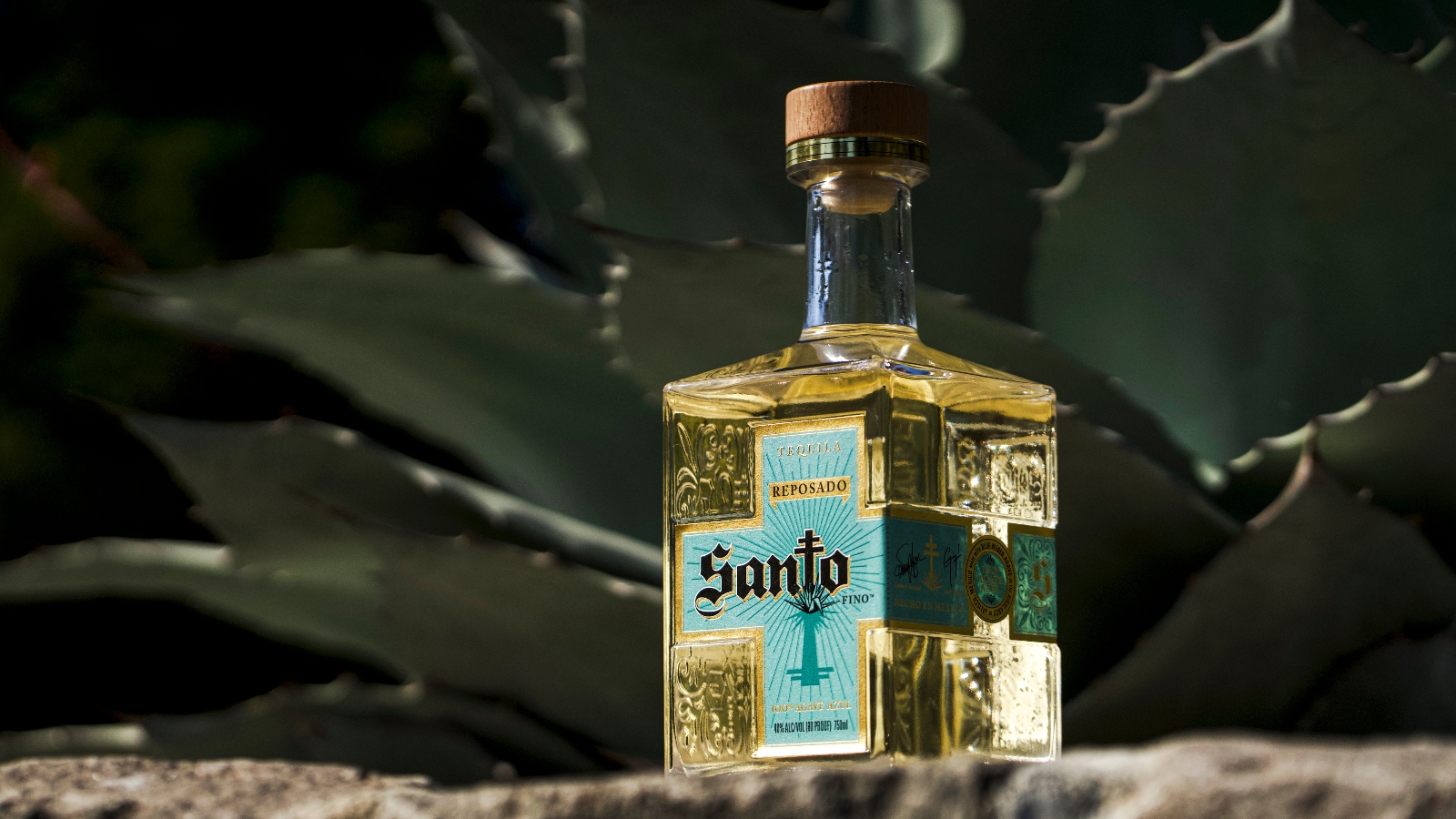 Santo Tequila Reposado bottle