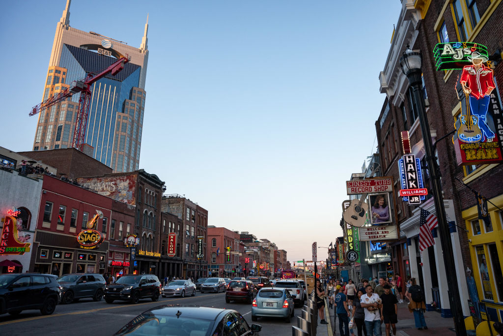 Broadway Nashville Signs