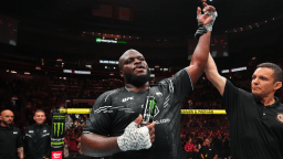 UFC’s Derrick Lewis Takes Off Shorts & Moons Crowd After Knock Out Win At UFC St. Louis