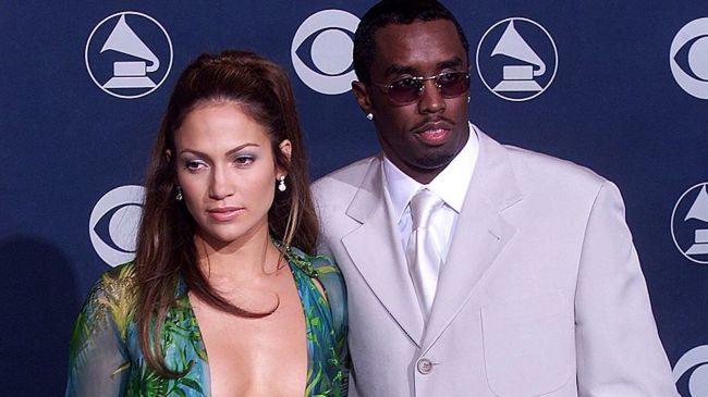 jennifer lopez and sean diddy combs at the grammy awards