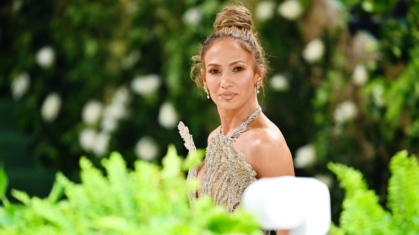 Jennifer Lopez Called Out For Treatment Of Met Gala Photogs
