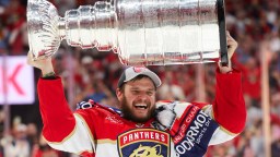 WATCH: Aleksander Barkov Woke Up His Neighbors At 4 A.M. To Give Them A Moment With The Stanley Cup