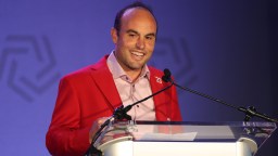 Landon Donovan Explains His Absolute Disaster Of A Hairline At UEFA EURO 2024