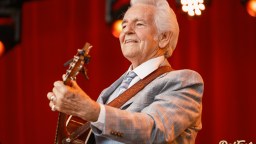 Bluegrass Legend Del McCoury Talks About Playing To 77,000 People At A Phish Festival In 1999