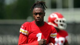 Video Of Chiefs Rookie WR Xavier Worthy Getting Bullied By Press Coverage Goes Viral