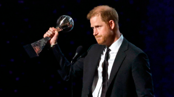 Prince Harry Acknowledges Pat Tillman’s Mother While Receiving ESPY After She Criticized ESPN For Giving Him Pat Tillman Award