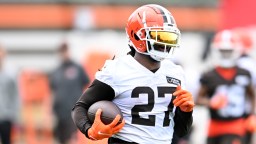 Browns Running Back D’Onta Foreman Airlifted To Hospital After Scary Practice Incident