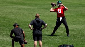 aaron rodgers at jets practice