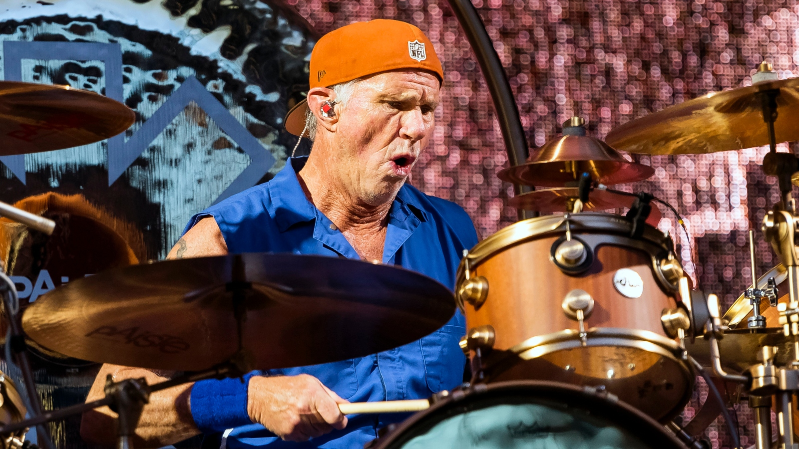 Chad Smith Awes Everyone By Playing Song Never Heard Before