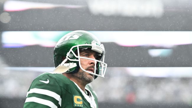 aaron rodgers in the rain