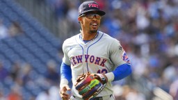 Francisco Lindor Honors First Responders With Custom Glove