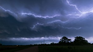 thunderstorm lightning skyquakes