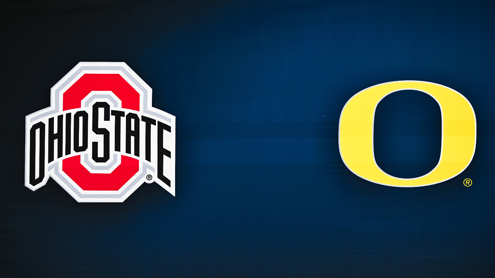 WATCH Referees Rob Oregon Of Obvious Interception In Pivotal Showdown