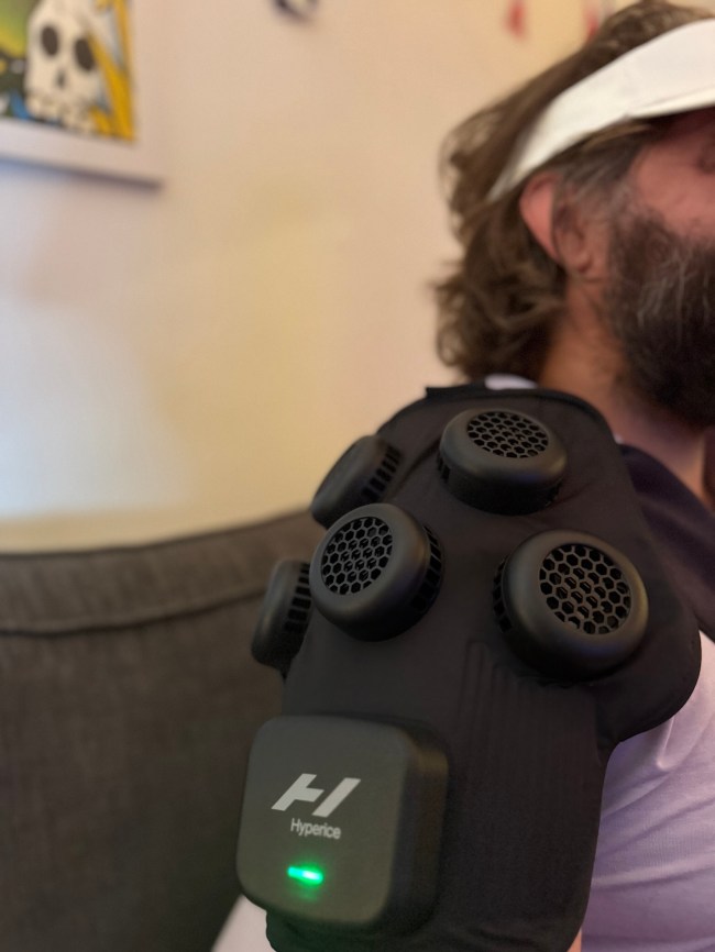 Hyperice Hyperice X Shoulder recovery pad with hot and cold contrast therapy